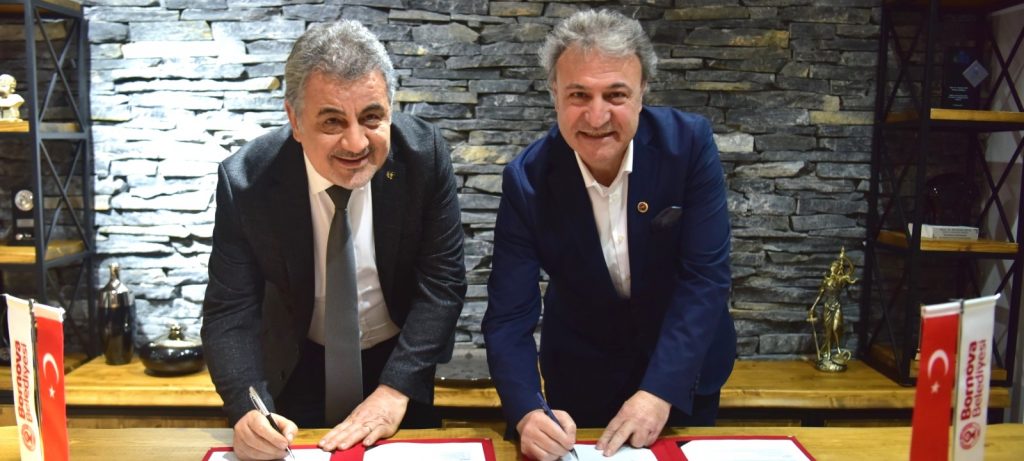Altın Bilezik Projesiyle Eczanelere Ve İş Arayanlara Destek