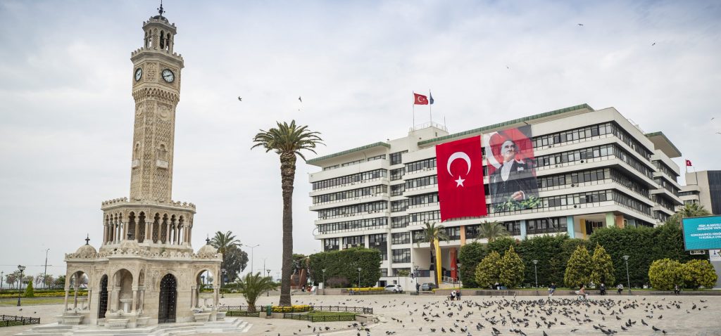 Egeli İhracatçılardan, Belediye Binaları Kemeraltı Çarşısı’na Taşınsın Çağrısı