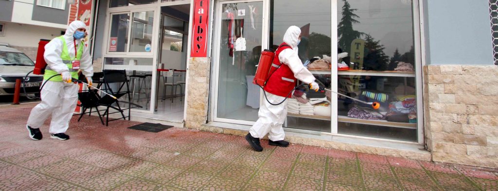 Bayraklı Belediyesi Dezenfekte Faaliyetlerine Devam Ediyor