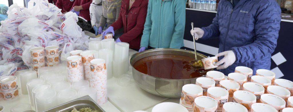 Kemalpaşa’da Covid-19 Hastaları İçin Sıcak Yemek